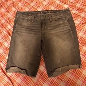 Grey American Eagle Capri Jeans